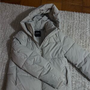 Zara Women's Cropped Cream Puffer Jacket
